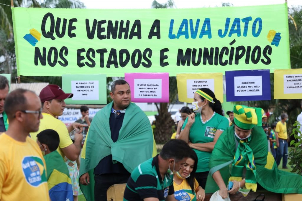 Manifestação-1b-1024x682 Grupo de apoiadores do presidente Jair Bolsonaro promove manifestação em Gurupi