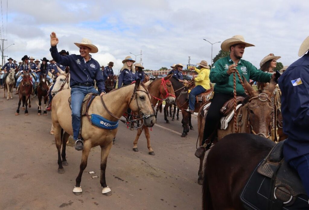 Ataides-cavalgada-3-1024x697 Ataídes Oliveira, pré-candidato ao Senado, participa de cavalgada em Araguaína e exalta potencial agropecuário do município