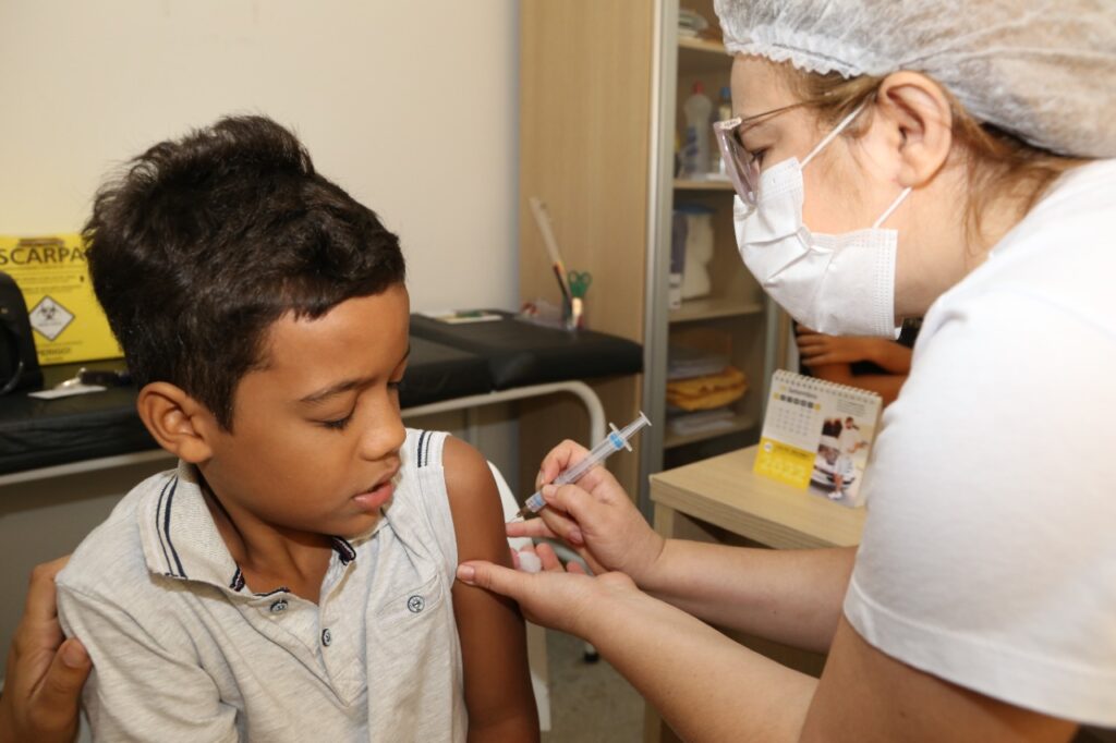 Vacinacao-em-Gurupi-4-1024x682 Prefeitura de Gurupi realiza Dia D de Multivacinação incluindo imunização de bebês contra Covid-19, neste sábado, 19
