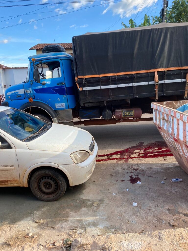 WhatsApp-Image-2023-02-24-at-18.31.24-1-768x1024 Homem morre após ser atropelado por caminhão em bairro de Gurupi