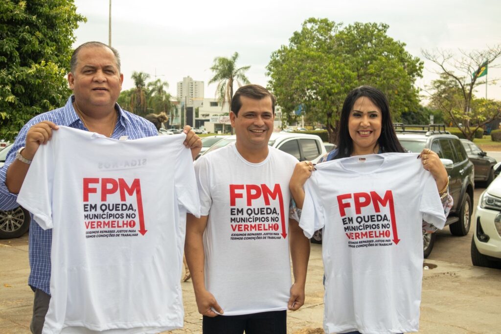 IMG_2353-1024x683 Presidente do PL Tocantins, senador Eduardo Gomes, participa de ato de apoio a prefeitos contra quedas e atrasos de recursos federais
