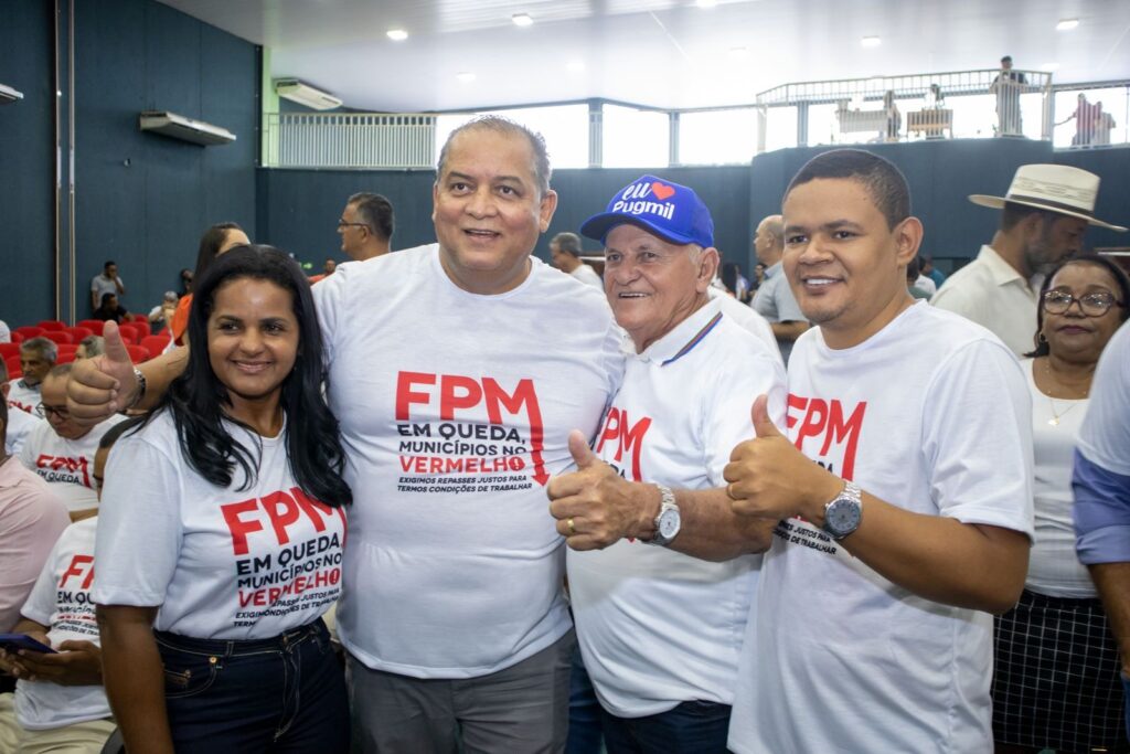 IMG_2354-1024x683 Presidente do PL Tocantins, senador Eduardo Gomes, participa de ato de apoio a prefeitos contra quedas e atrasos de recursos federais