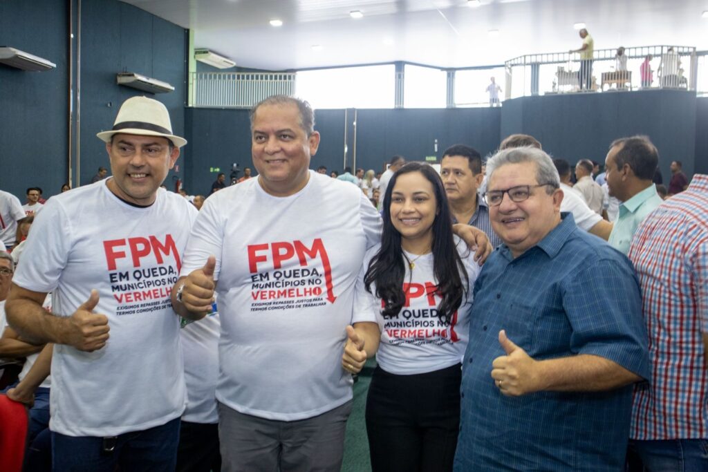 IMG_2355-1024x683 Presidente do PL Tocantins, senador Eduardo Gomes, participa de ato de apoio a prefeitos contra quedas e atrasos de recursos federais
