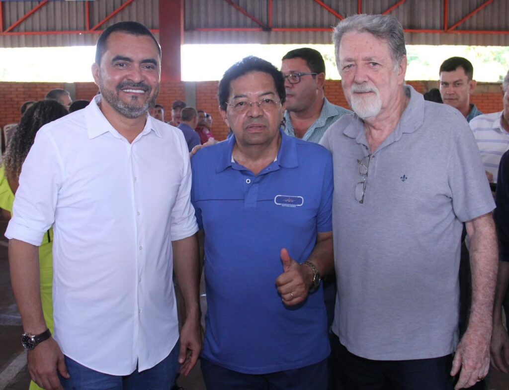 b635773d-98eb-4fb7-bf59-01a83c309484-1024x784 Filiação prestigiada: Ex-prefeito de Almas, Goianyr Barbosa, filia-se nos Republicanos para disputar a prefeitura