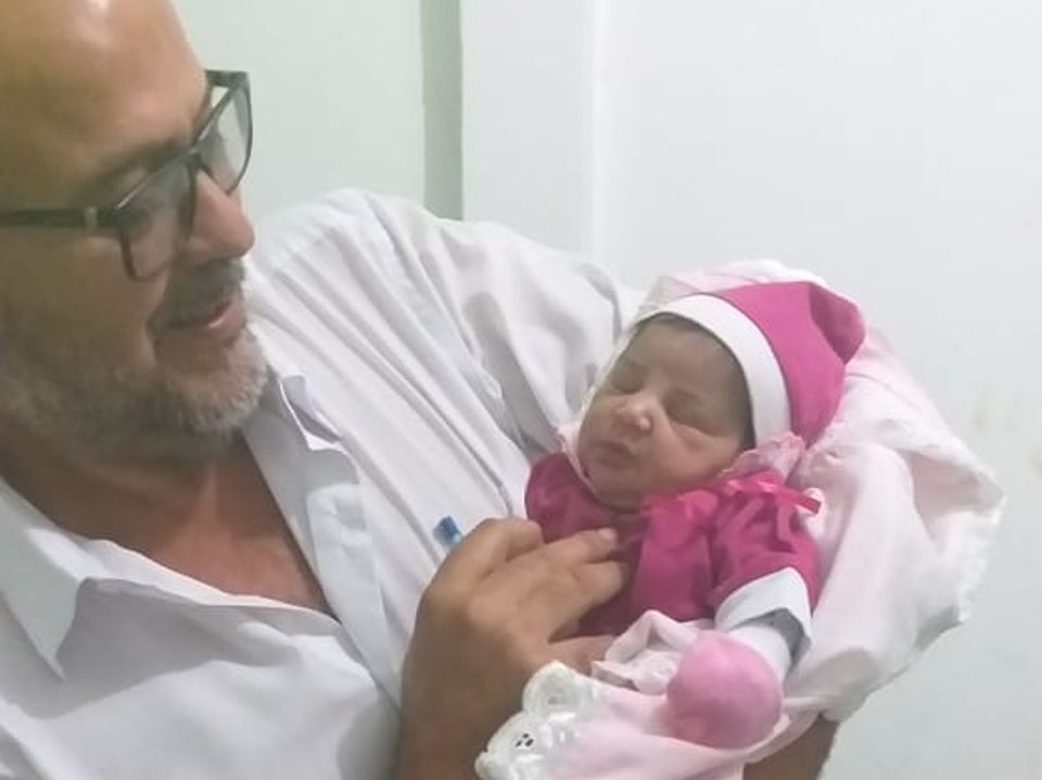 Médico comenta sobre bebê de dois dias abandonada próximo ao lixão de Formoso do Araguaia