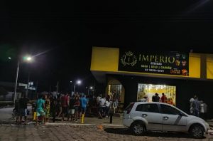 Proprietária de conveniência é autuada por por perturbação e aglomeração de pessoas em Arapoema –TO