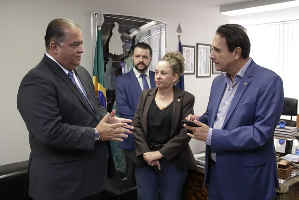 Gomes-josi-gaguim-e-thiago-1024x688 Eleição 2024: Senador Eduardo Gomes confirma aliança do PL com prefeita Josi Nunes