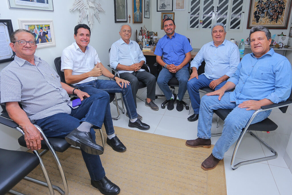 Wanderlei e Laurez se reúnem com ex-governador Moisés Avelino e com o deputado federal Osires Damaso em Paraíso do Tocantins