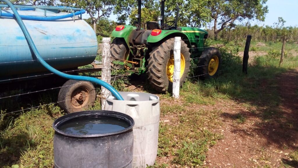 Agua-Crixas-1024x576 Seca grave: Moradores da zona rural do município de Crixás sofrem com a falta de água