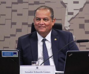 Senador Eduardo Gomes garante apoio a Figueirópolis e busca consenso contra mudança no traçado da ferrovia