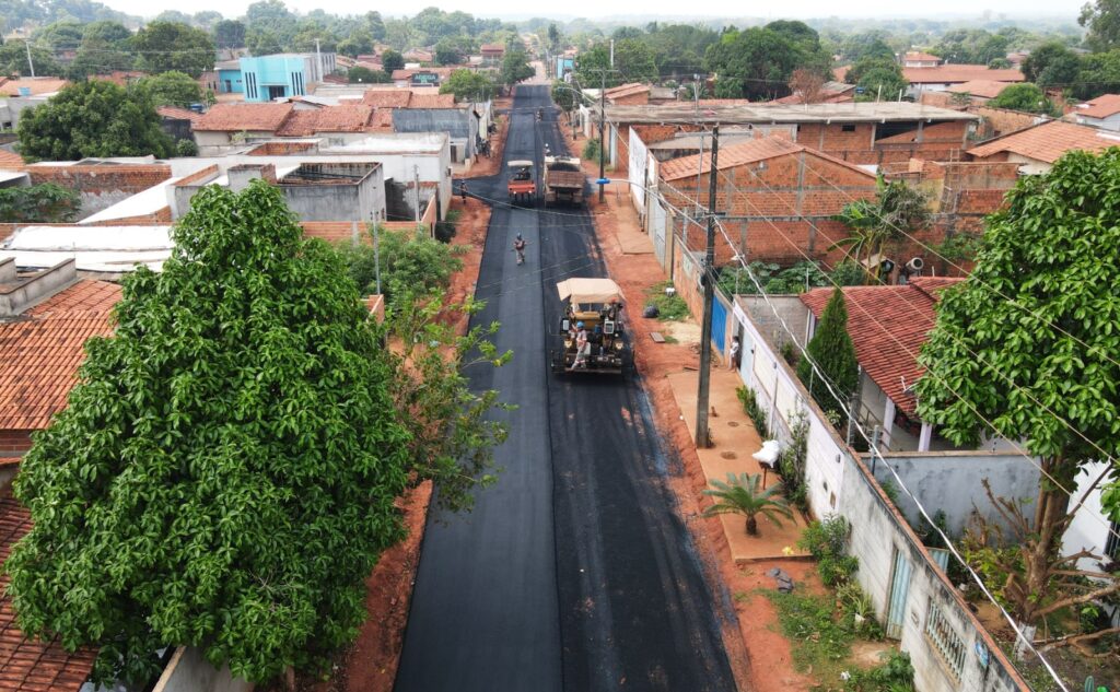 Araguaina-pavimentacao-1024x633 Em 2024, Araguaína já conta com R$ 144,3 milhões captados para obras de pavimentação, tecnologia, cultura, saúde e segurança, anuncia prefeito Wagner Rodrigues