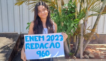 Enem-Foto-1-Aluna-Emilly-Oliveira-da-Escola-Prof-Elizangela-Cardoso-450x262 Atitude TO