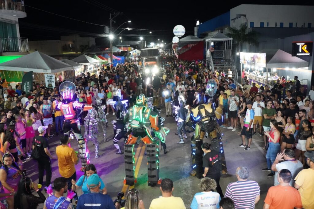 carnaval-de-gurupi-primeira-noite-8-1024x684 Banda Jammil e atrações regionais agitam multidão de foliões na abertura do Carnaval de Gurupi 2024