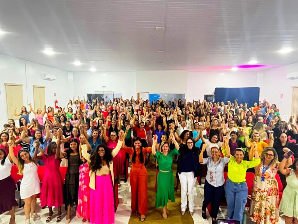 0c7db080-852d-477c-a17e-fc0cc7b73573-1024x768 Primeira-dama Karynne Sotero participa de encontro com mais de 200 mulheres em Itapiratins