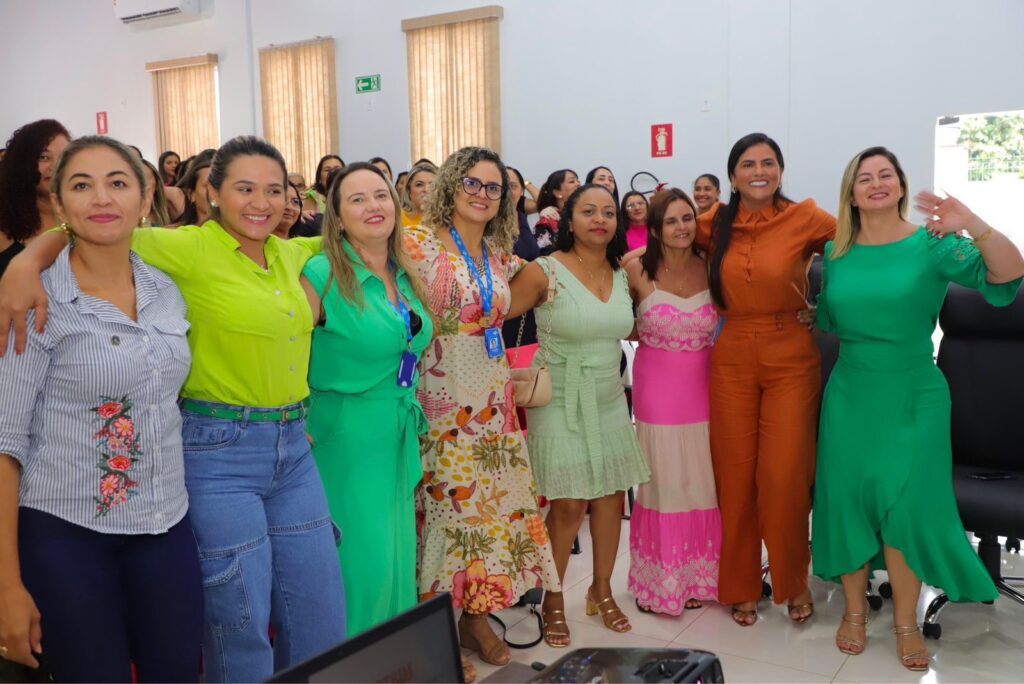 299da69c-4b9f-48c1-864c-1141c486b6d7-1024x684 Primeira-dama Karynne Sotero participa de encontro com mais de 200 mulheres em Itapiratins