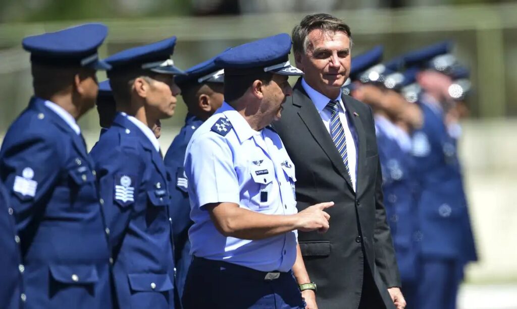 Bolsonaro-1-1024x613 Ex-comandante do Exército ameaçou prender Bolsonaro, diz ex-FAB