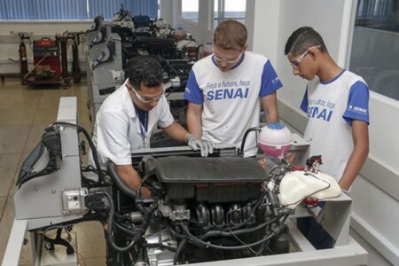 Senai-Instrutor-em-Automotiva-450x300 Atitude TO