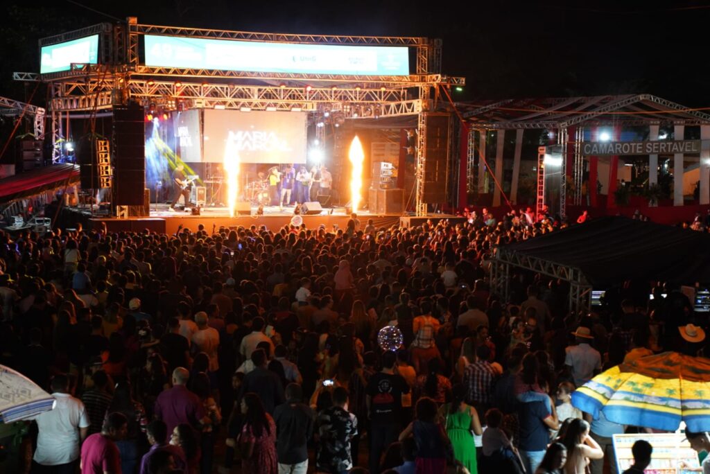 WhatsApp-Image-2024-05-01-at-21.47.29-1024x684 Noite Gospel reúne multidão em adoração durante segundo dia da Expo Gurupi