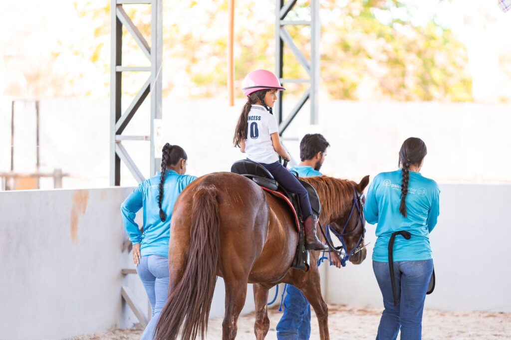 IMG-20240629-WA0459-1024x682 Eduardo Fortes defende expansão de terapias com cavalos para crianças neurodivergentes em Gurupi