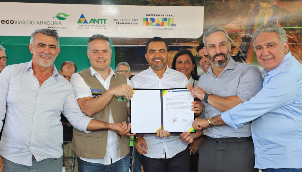 F7-Governador-Wanderlei-Barbosa-Ministro-dos-Transportes-Renan-Filho-e-autoridades-durante-assinatura-da-OS-BR-010-foto-Adilvan-Nogueira-Governo-do-Tocantins-1024x585 Governador Wanderlei Barbosa e ministro Renan Filho inauguram primeira etapa da duplicação da BR-153, em Gurupi