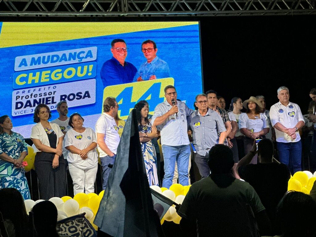 70a07d56-7836-4e9a-a91a-ccdba770f7b4-1024x768 Em comício lotado em Palmeirópolis, professor Daniel Rosa confirma virada e renova a esperança da população por mudança