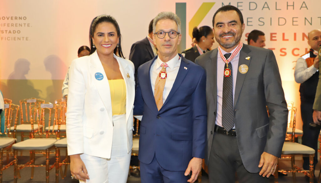 Medalha-JK-F5-A-Medalha-JK-foi-entregue-ao-governador-Wanderlei-Barbosa-pelo-governador-de-Minas-Gerais-Romeu-Zema-foto-Antonio-Goncalves-1024x585 Governador Wanderlei Barbosa recebe Medalha JK do Governo de Minas Gerais por sua contribuição ao país