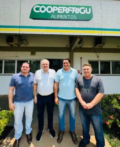 Deputado Eduardo Fortes reforça apoio a novos projetos sociais e a agroindústria em visita ao grupo Cooperfrigu