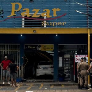 Mulher invade distribuidora de bebidas em Palmas e duas pessoas ficam feridas