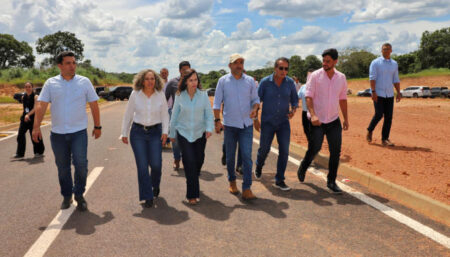 Governador Wanderlei Barbosa vistoria obras de pavimentação em fase final do Trevo da Praia