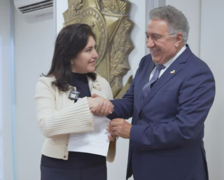 Travessia da Ilha do Bananal: Ao lado da ministra Tebet, Laurez Moreira solicita inclusão da BR-242 no Projeto de Integração Nacional