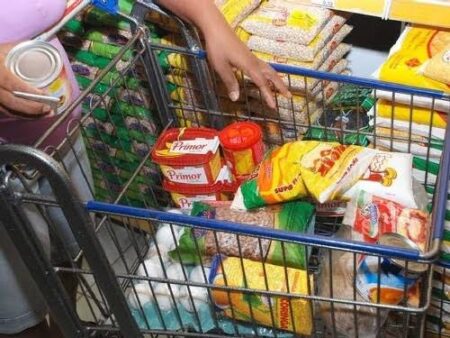 Mesmo com queda no preço da maioria dos alimentos, cesta básica registra inflação de 2,23% em janeiro em Palmas