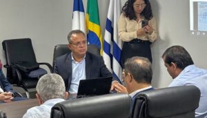 Governo do Tocantins recebe prefeitos e reforça que repasses do ICMS aos municípios estão corretos