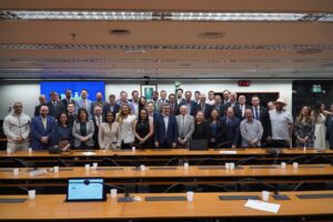 Pré-candidaturas: União Brasil Nacional oficializa, por unanimidade, senadora Professora Dorinha para Governo e o deputado federal Carlos Gaguim para o senado