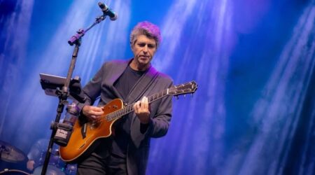 Leoni celebra 40 anos de carreira com show em Gurupi às vésperas do Dia dos Namorados