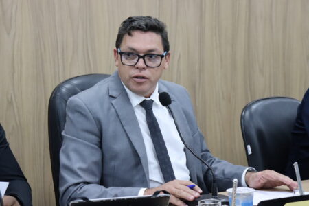 Antecipação da primeira parcela do 13º Salário mostra valorização dos servidores e planejamento financeiro da presidência da Câmara de Gurupi