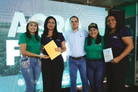 Expo 50 anos: Gabriela Miranda , Isabela Aparecida e Letícia Rodrigues vencem o Concurso de Redação da Escola do Agro