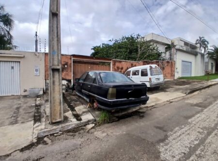 Gurupi: Veículos abandonados em calçadas poderão ser recolhidos pela Prefeitura