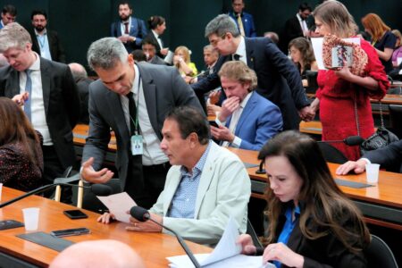 Proposta do deputado Gaguim quer garantir infraestrutura sanitária no Minha Casa, Minha Vida e expõe realidade alarmante: 1,4 milhão de lares sem banheiro no Brasil