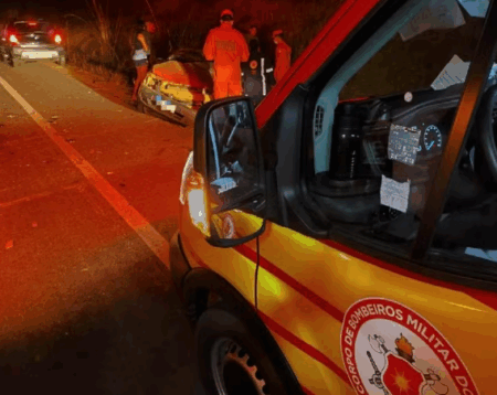 Três pessoas morrem após batida entre carro e caminhonete na região central do Tocantins