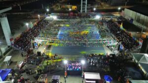 Abertura do Arraiá da Amizade 2025 reúne grande público com apresentações juninas