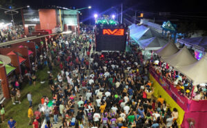 Em Miracema, governador Wanderlei Barbosa participa da abertura oficial do maior carnaval fora de época do Tocantins