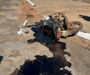 Em Formoso do Araguaia, motociclista morre após batida com caminhão em rua da cidade