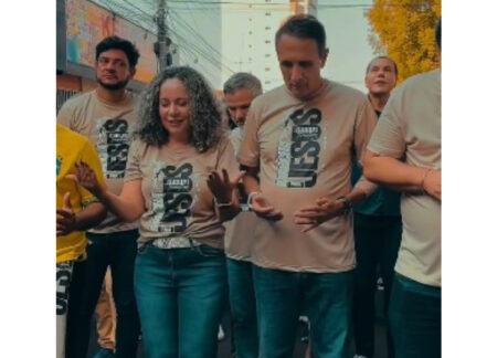 Acompanhado da prefeita Josi, deputado Carlos Gaguim participa da Marcha para Jesus em Gurupi