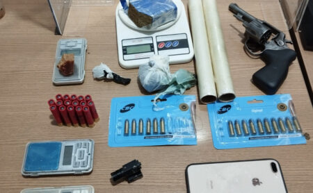 Em Gurupi, PM apreende armas, munições e drogas após denúncia