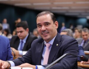 Vicentinho Júnior destina mais de R$ 60 milhões em emendas para municípios do Tocantins