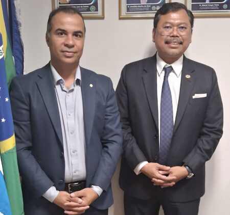 Embaixador da Malásia reúne-se com deputado Filipe Martins para discutir potencialidades do Tocantins