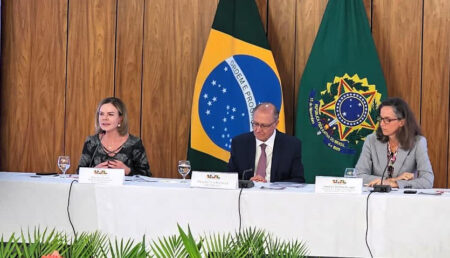 Governo do Tocantins discute investimentos estrangeiros com presidente em exercício, Geraldo Alckmin e ministra-chefe da Casa Civil e representante do BID