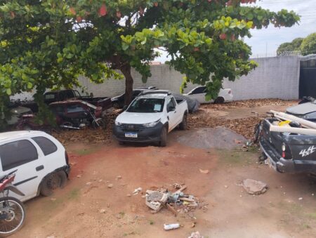 Veículo oficial usado por ex-secretário de São Valério é apreendido; acusado de homicídio segue foragido