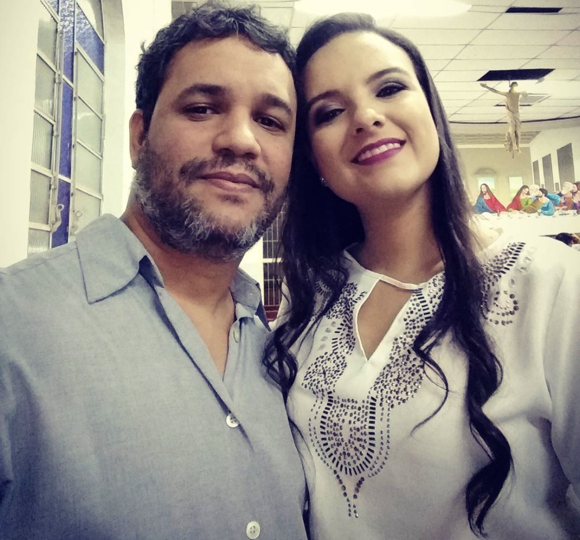 Caio e sua esposa Bruna.