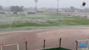 Gurupi e TEC é interrompido por causa de gramado alagado e partida retoma neste domingo